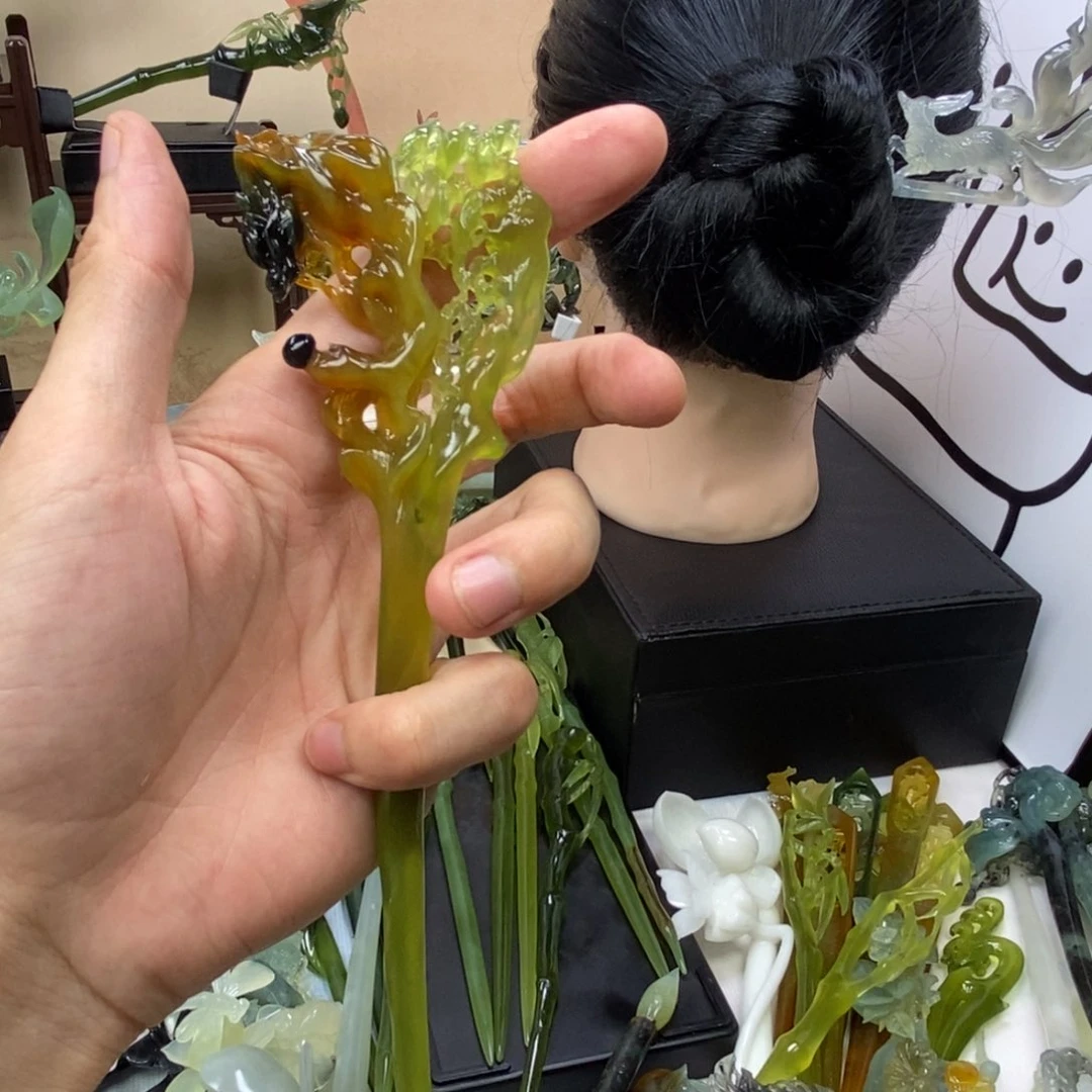 蛇纹石玉合金颈饰J****?