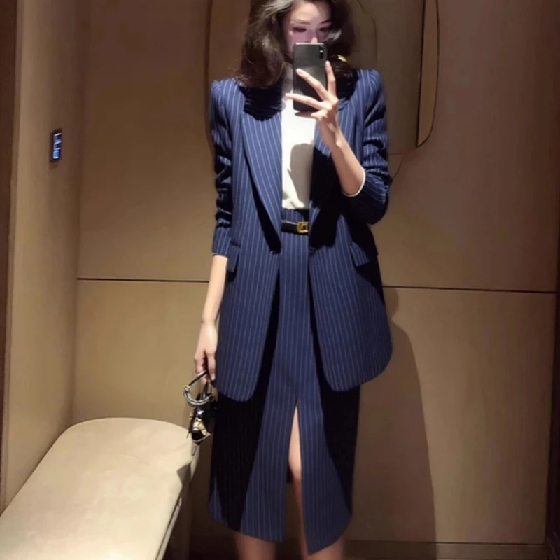 上班通勤穿搭高级感气质小香风条纹西装外套半身裙职业套装女春秋