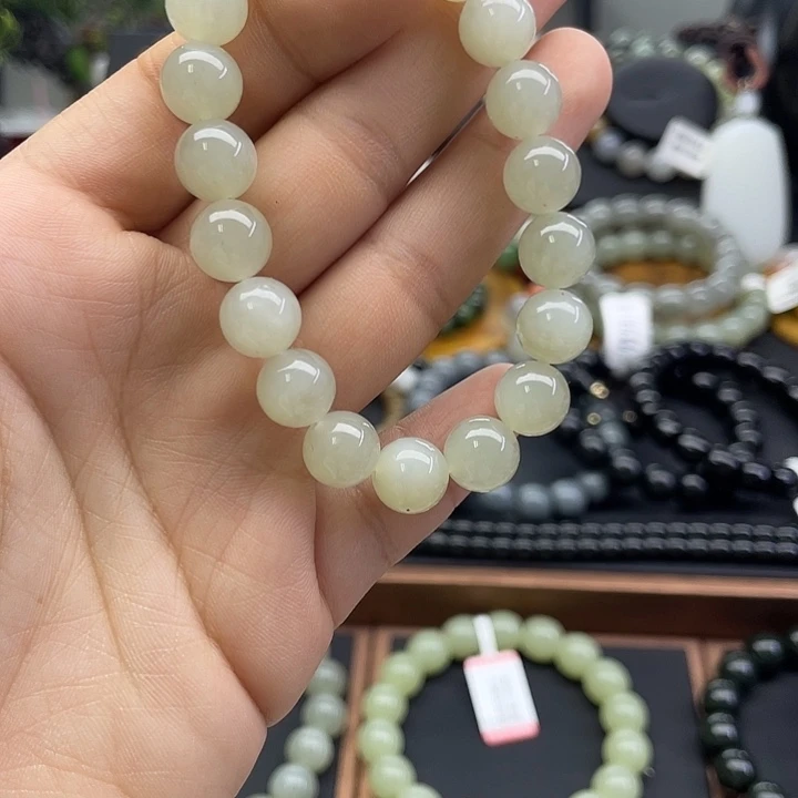 和田玉未镶嵌手串