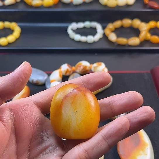 H***o和田玉未镶嵌颈饰