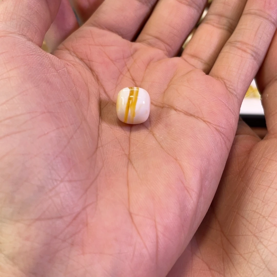 帅***哥裸石琥珀未镶嵌Q006一线天老型单珠