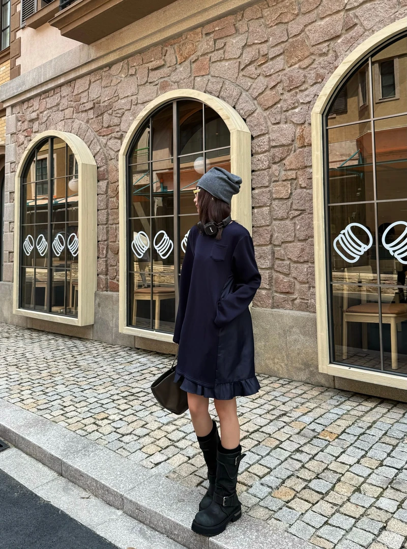 原创简约休闲舒适慵懒松弛感小花边圆领直筒长袖连衣裙Z253073