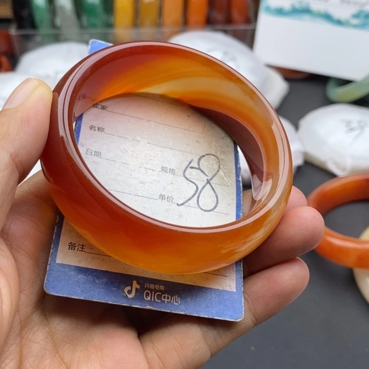 未镶嵌手镯石英质玉