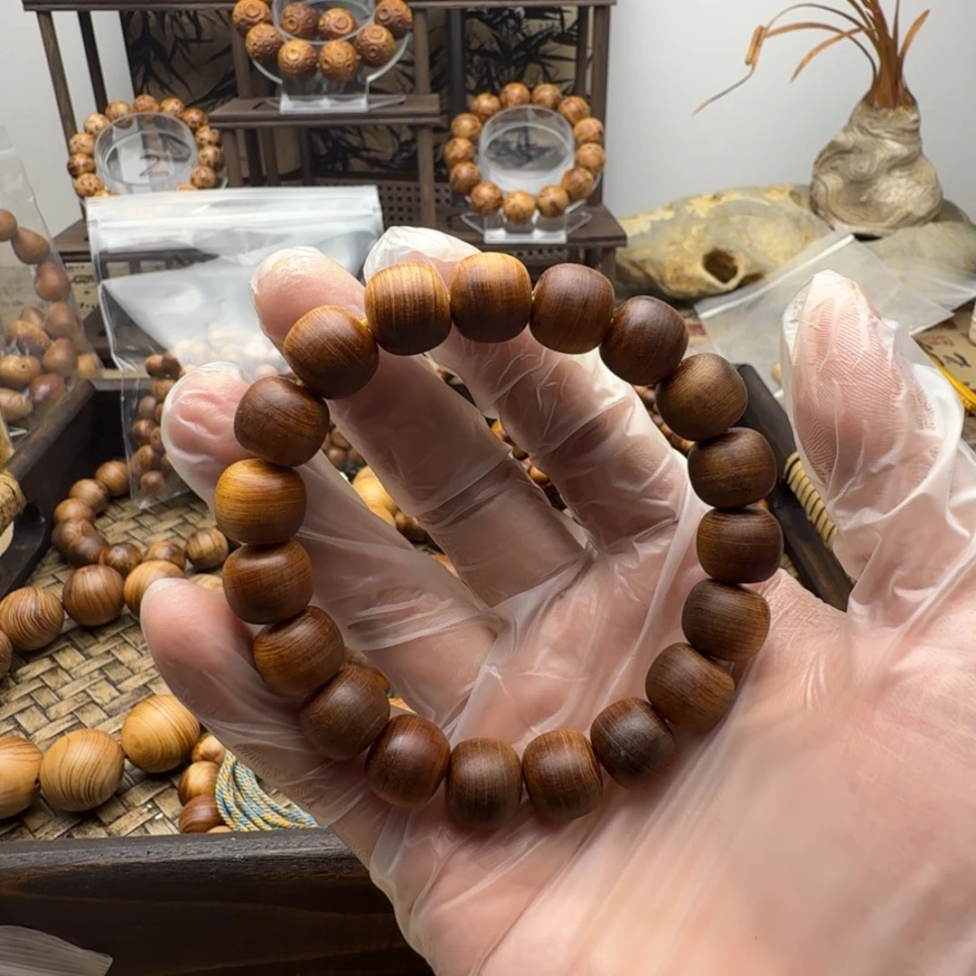 莫*太行崖柏黑油黑金刚猫眼