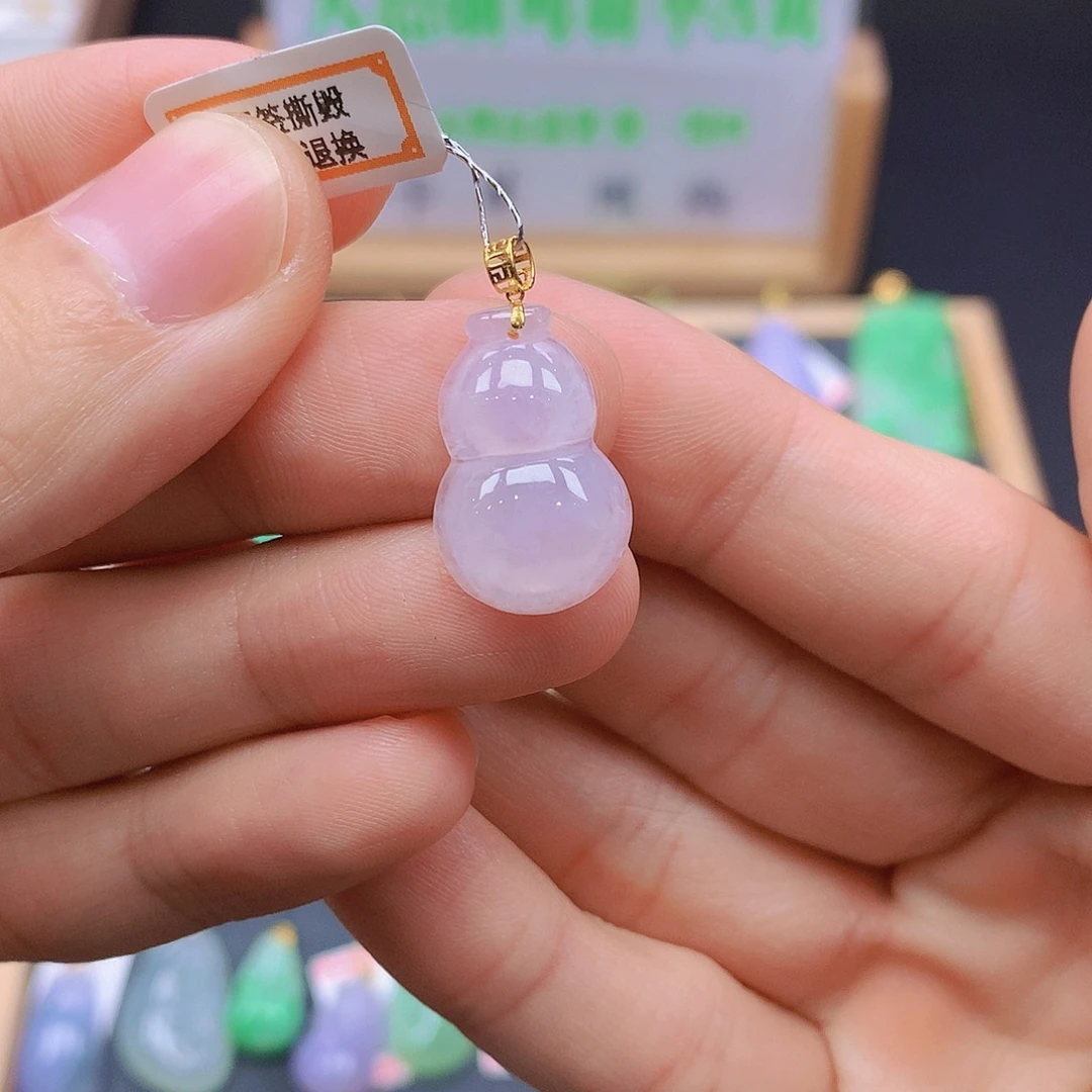 翡翠18K金镶嵌颈饰翡翠