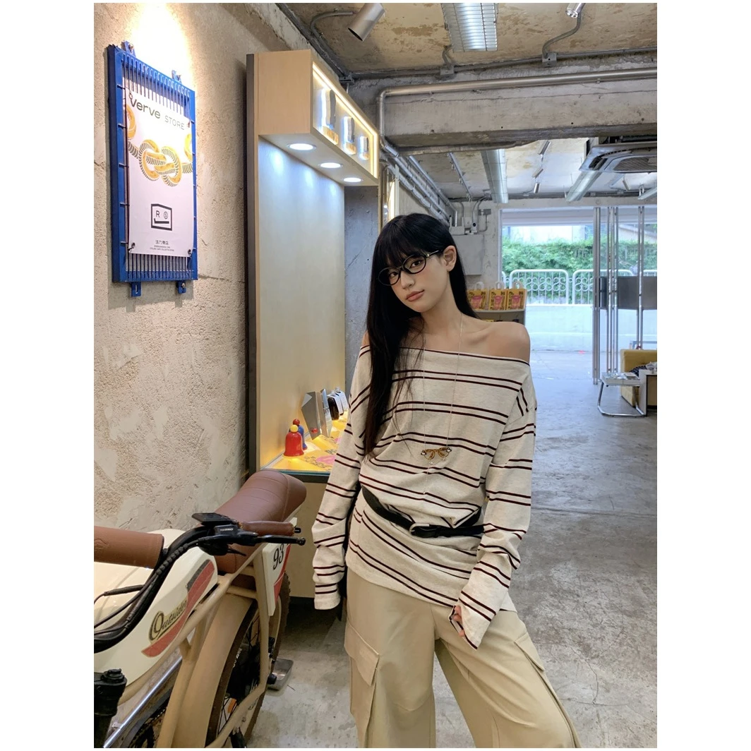 慵懒松弛感两面穿条纹T恤女秋季新款设计感宽松显瘦露肩长袖上衣