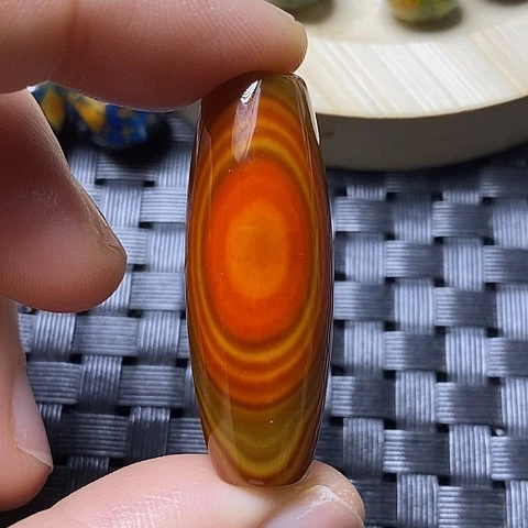 未镶嵌颈饰玛瑙/玉髓沙****?