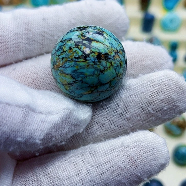 绿松石未镶嵌颈饰