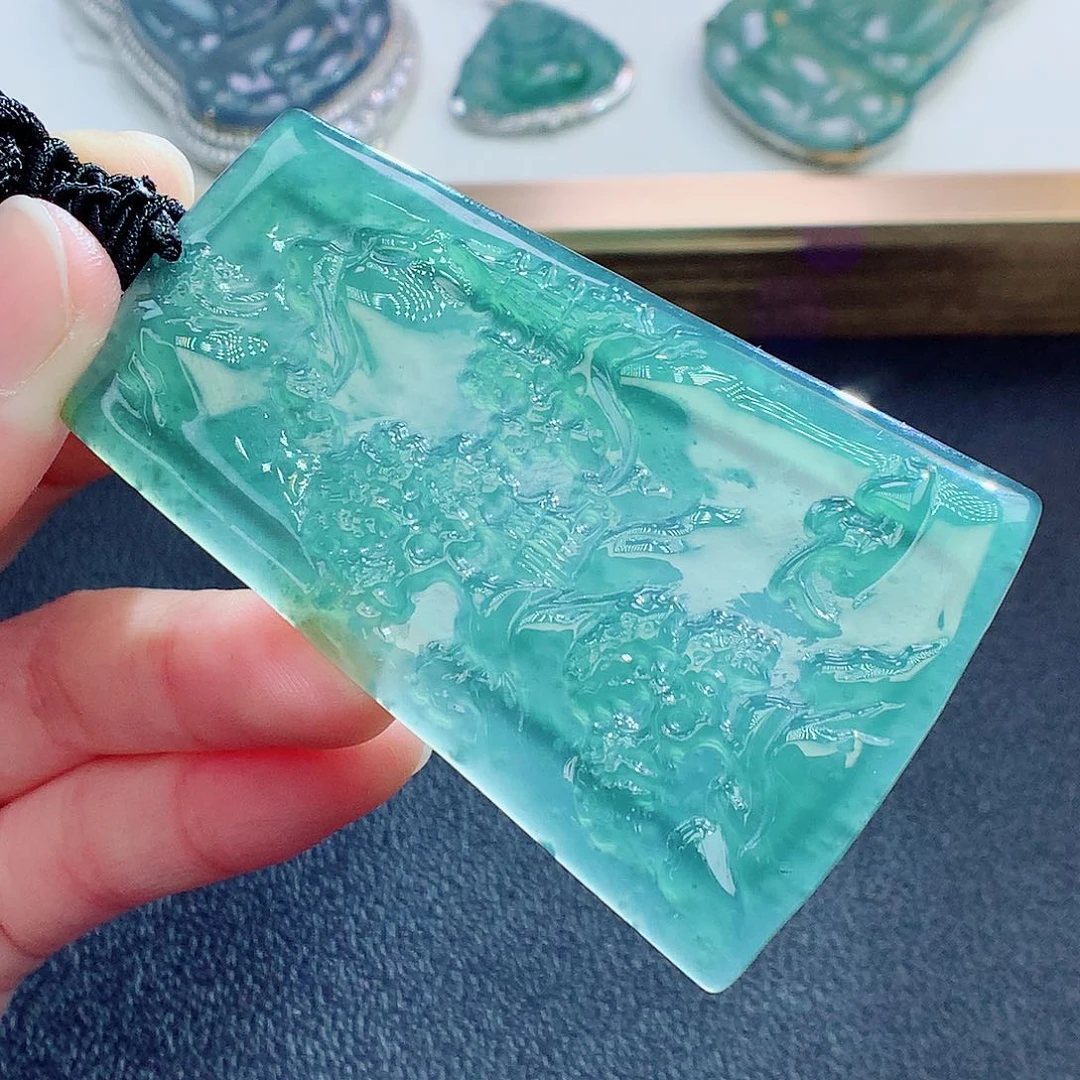 翡翠颈饰未镶嵌翡翠