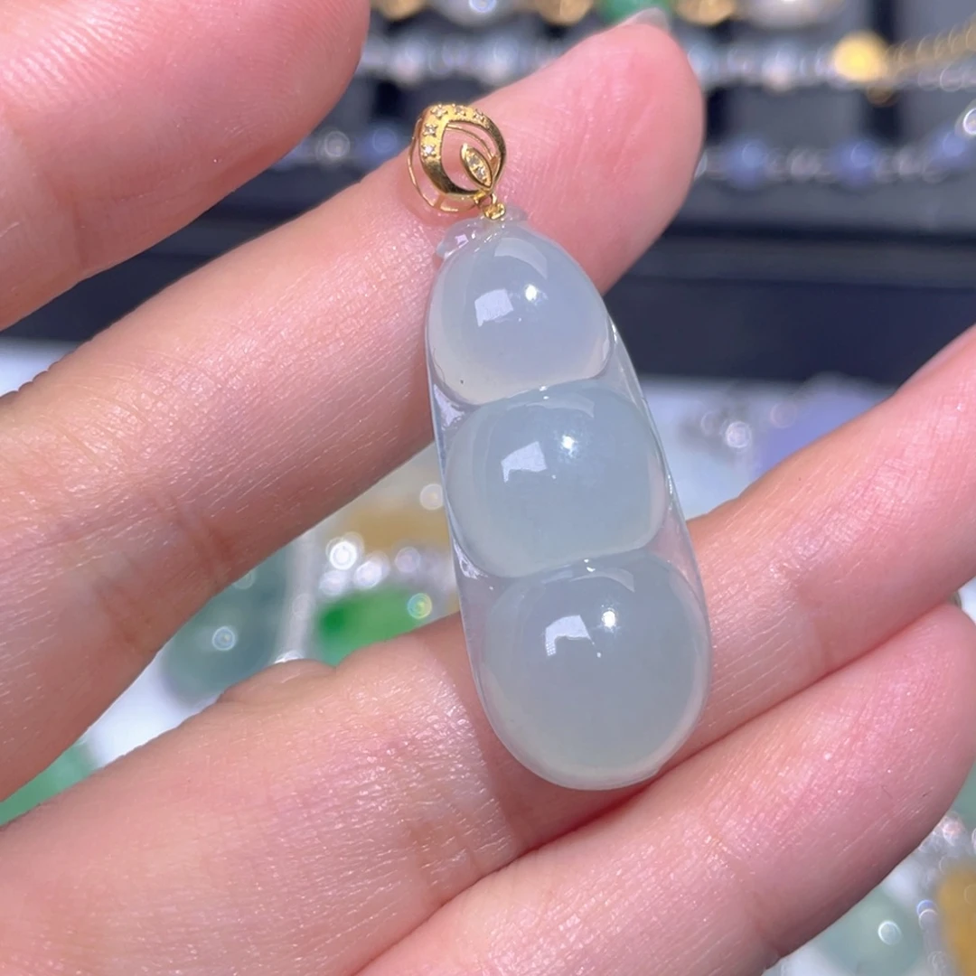 颈饰18K金镶嵌翡翠翡翠