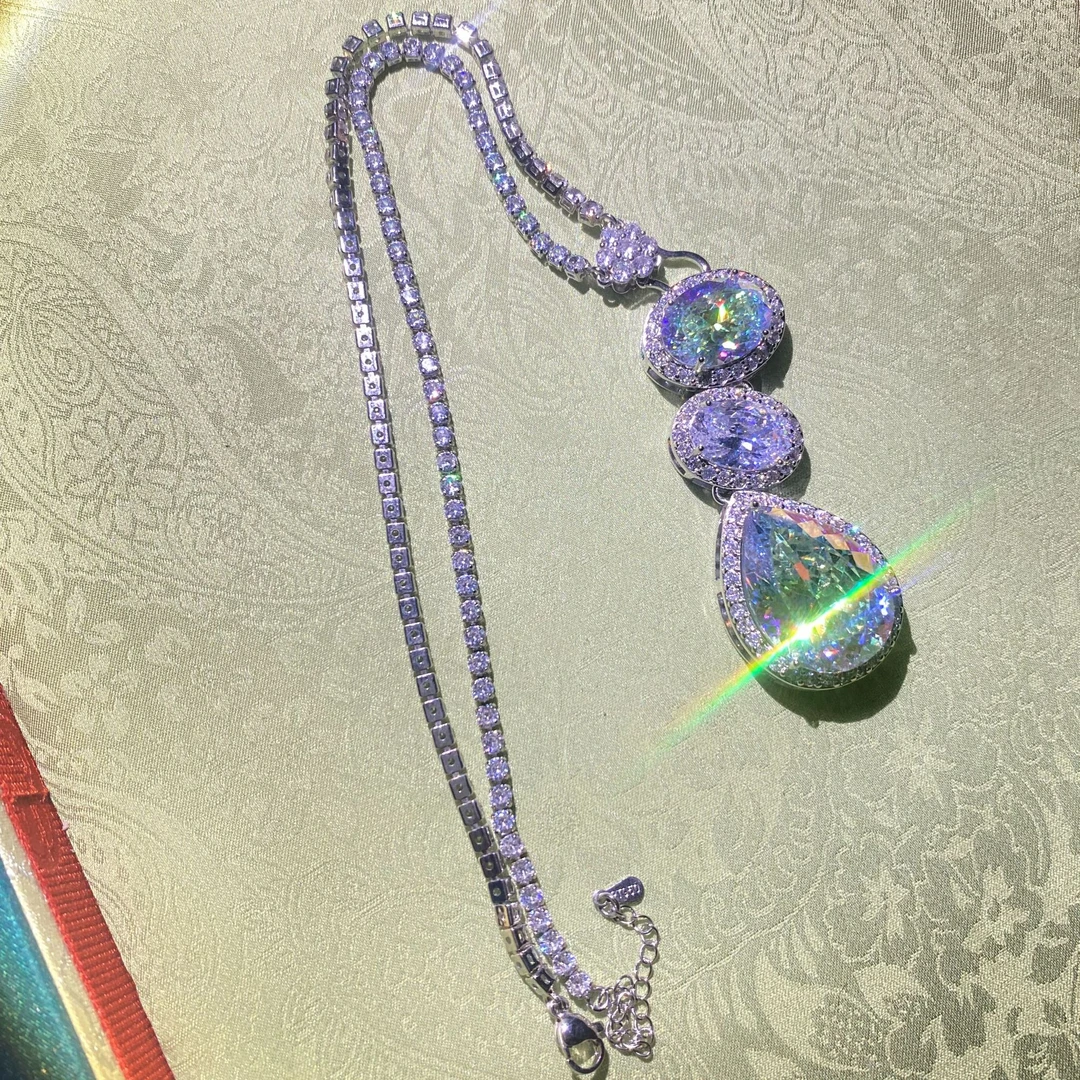 《天弘珠宝》时尚女士百搭精美吊坠项链173