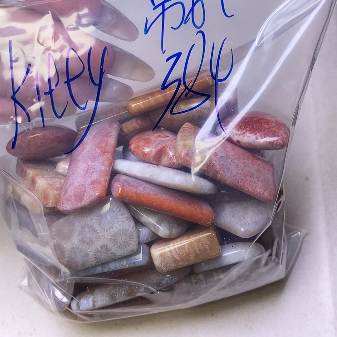 查罗石合金颈饰k***y
