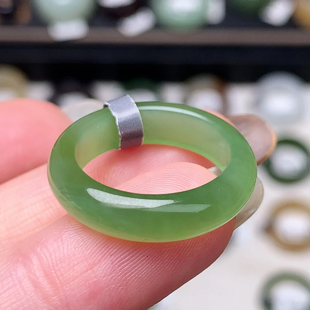 未镶嵌戒指和田玉