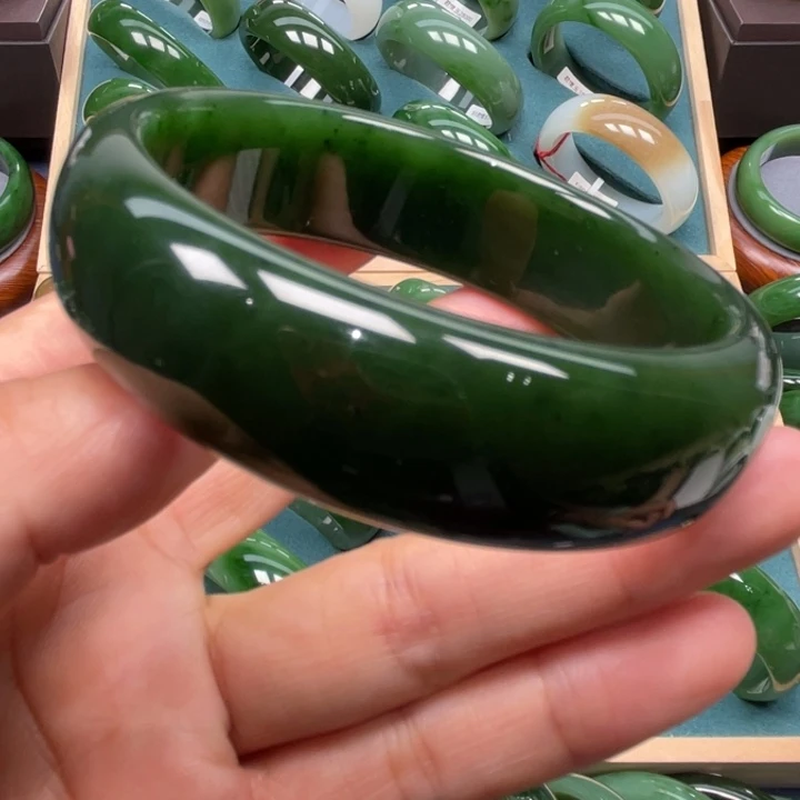 和田玉未镶嵌手镯62口径