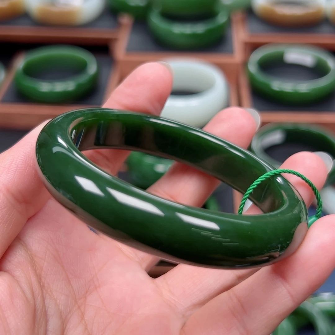 未镶嵌手镯和田玉（碧玉）