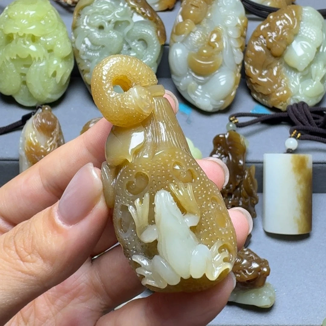 颈饰未镶嵌和田玉