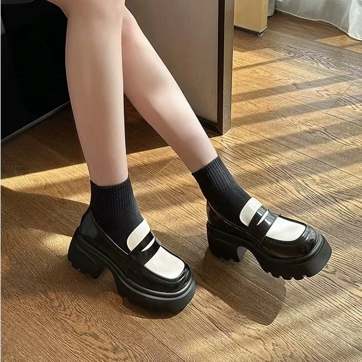 C3195 黑/白  时尚厚底圆头深口增高女士乐福鞋