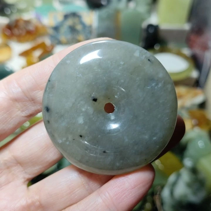 岫玉未镶嵌平安扣