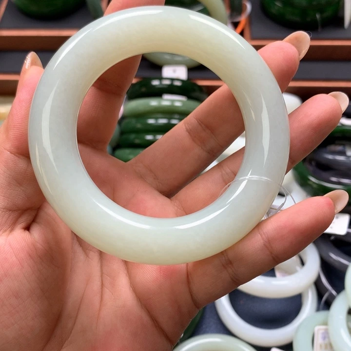【闪购商品】未镶嵌手镯和田玉