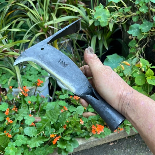 巴蜀孙铁匠弹簧钢一体锻打凤头鸟刀柴刀弯刀镰刀开路割草挖土垂钓