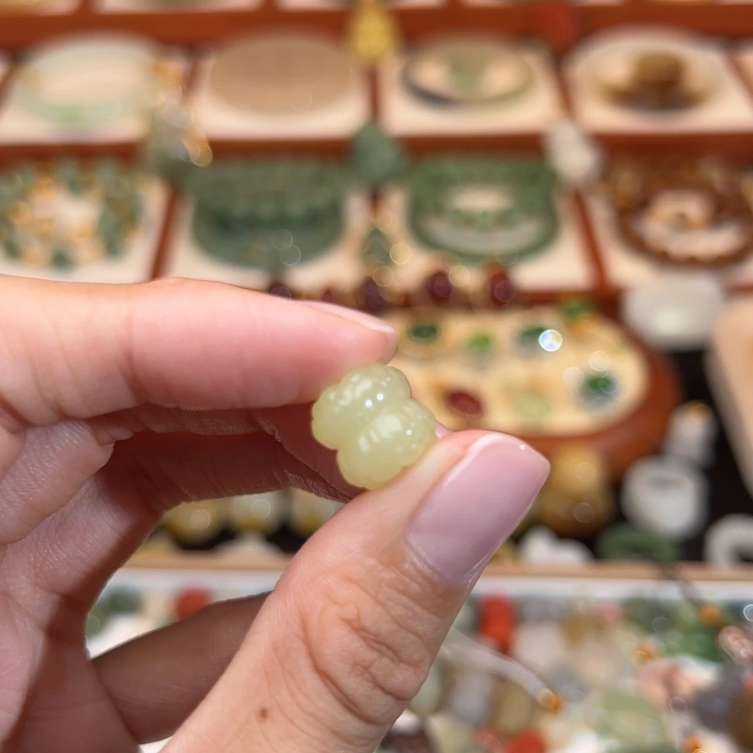 未镶嵌和田玉挂件