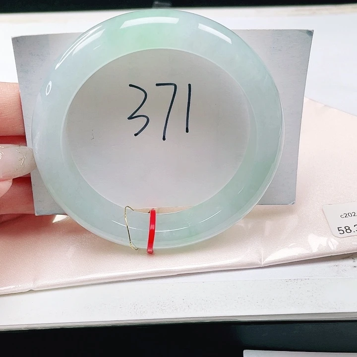翡翠未镶嵌手镯缅甸翡翠58+