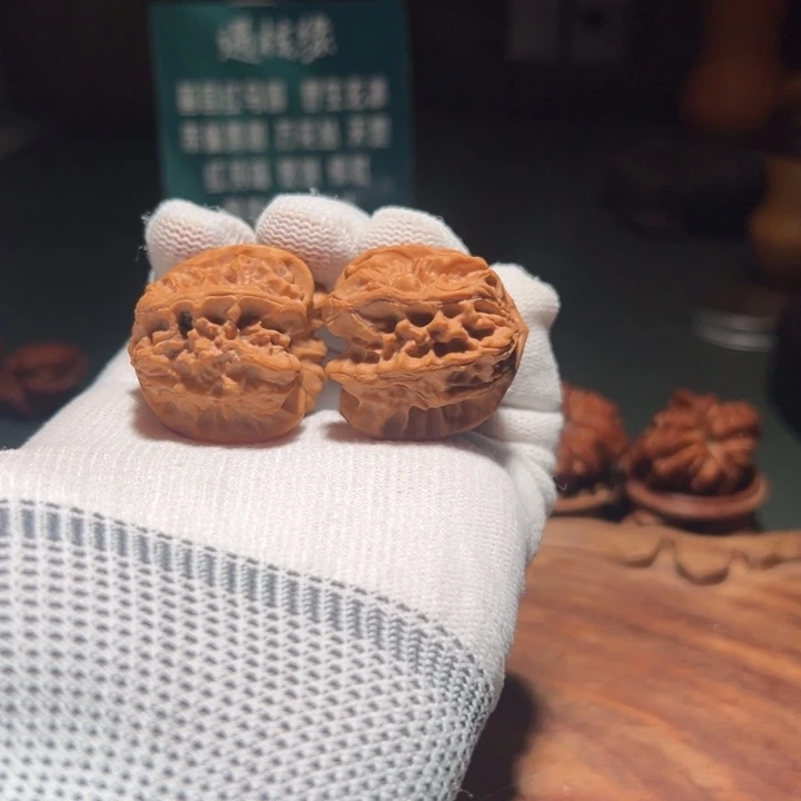 裕***衡文玩核桃吊坠蓟县红马蹄1268