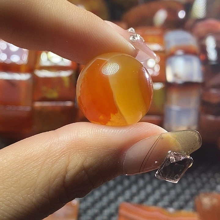 舞***部未镶嵌颈饰玛瑙/玉髓