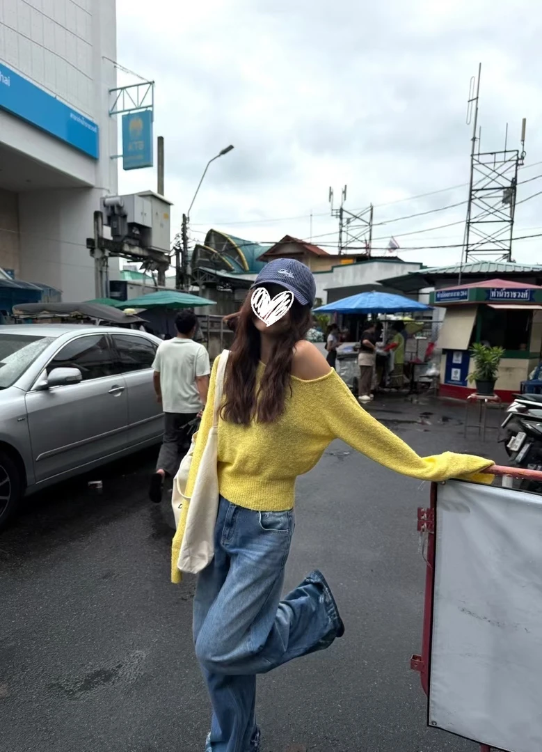 十三行韩版2025早秋新款百搭纯色斜肩设计感洋气时尚长袖针织衫女