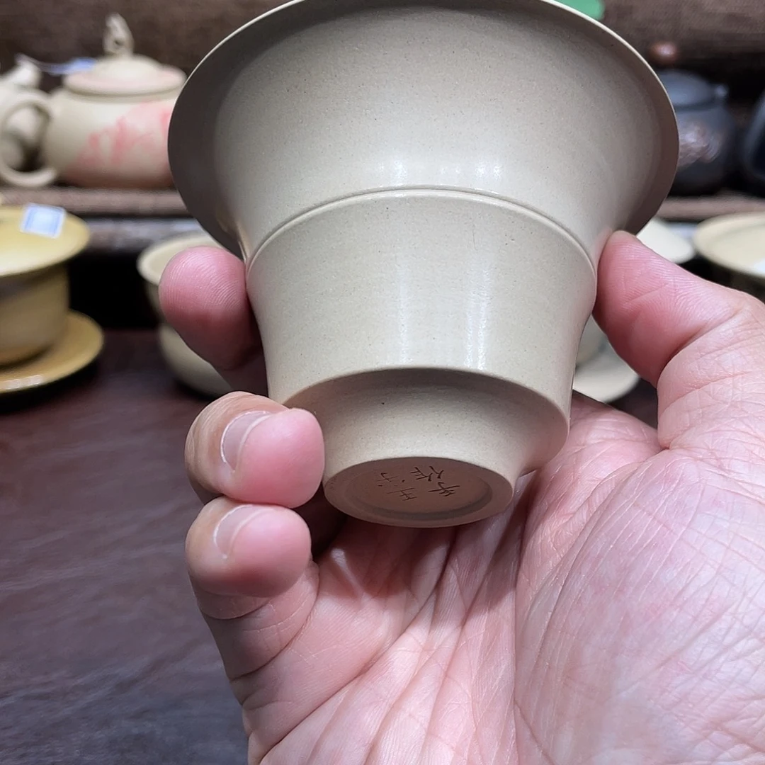 M***。泥塑放漏玉竹主人杯子一个