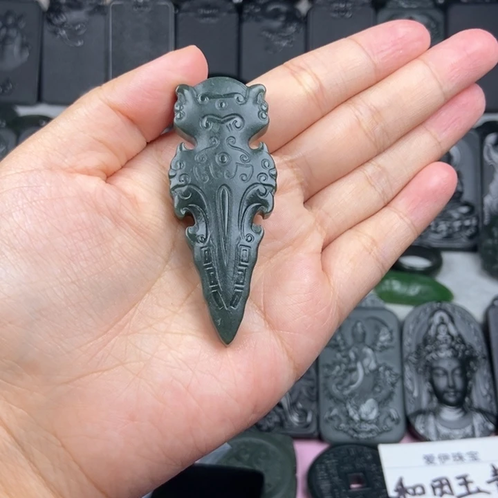 和田玉未镶嵌颈饰小****果