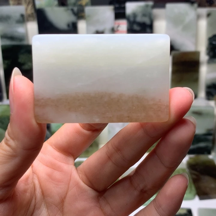 独山玉未镶嵌颈饰