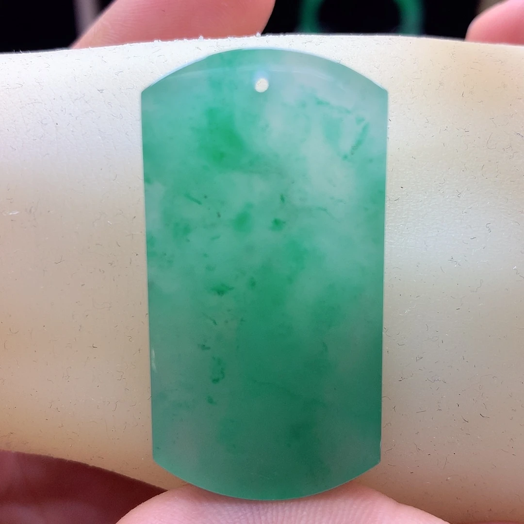 石英质玉颈饰未镶嵌