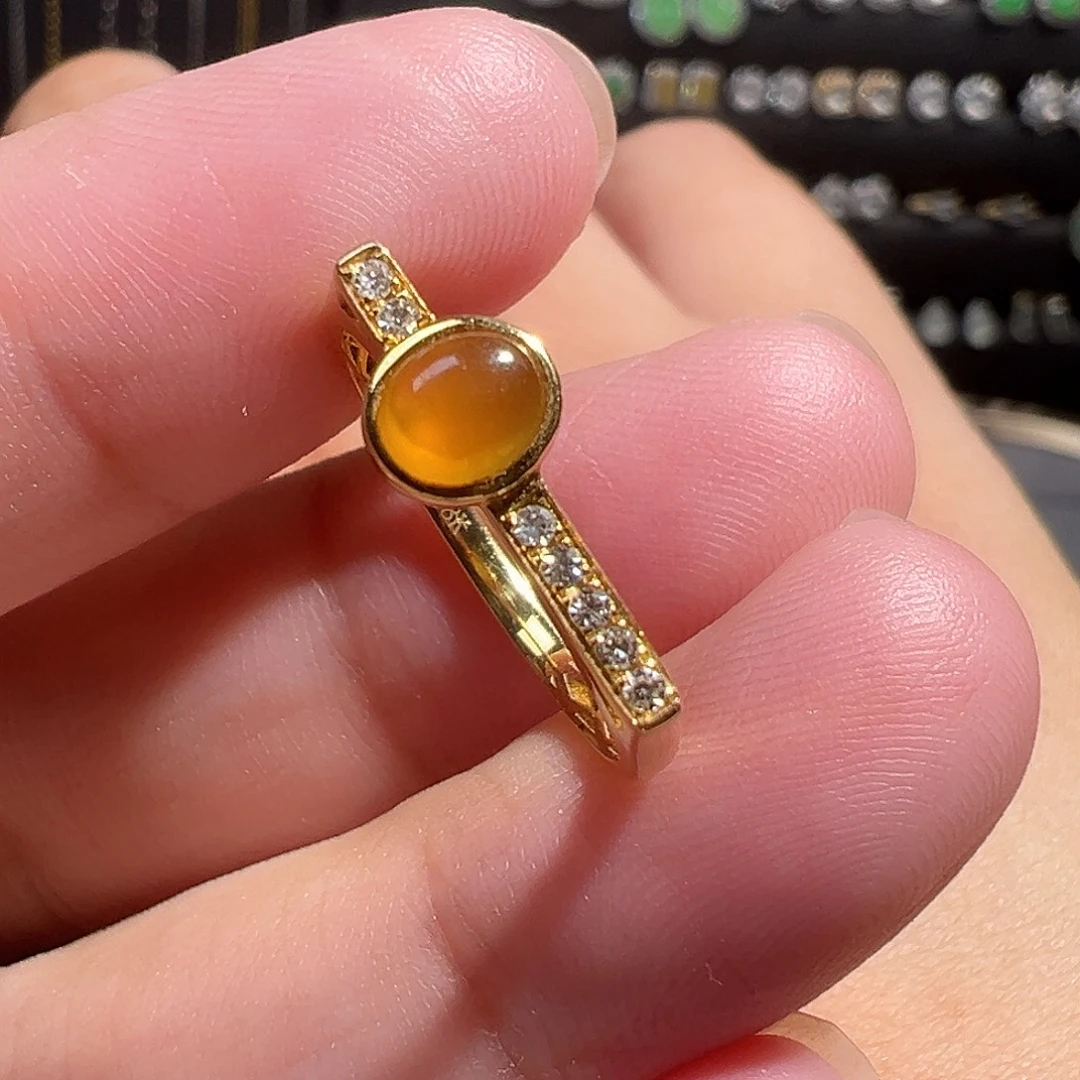 翡翠18K金镶嵌戒指黄翡戒指