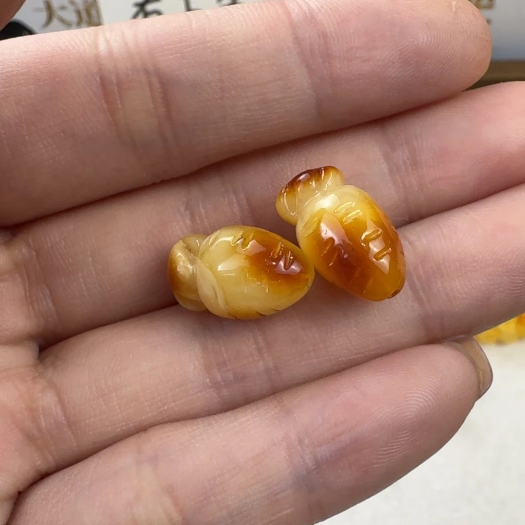 蜜蜡未镶嵌珠宝奇石全品一对