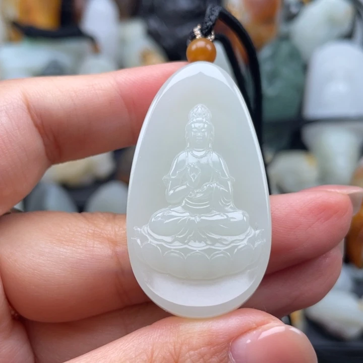 天***黑和田玉未镶嵌颈饰