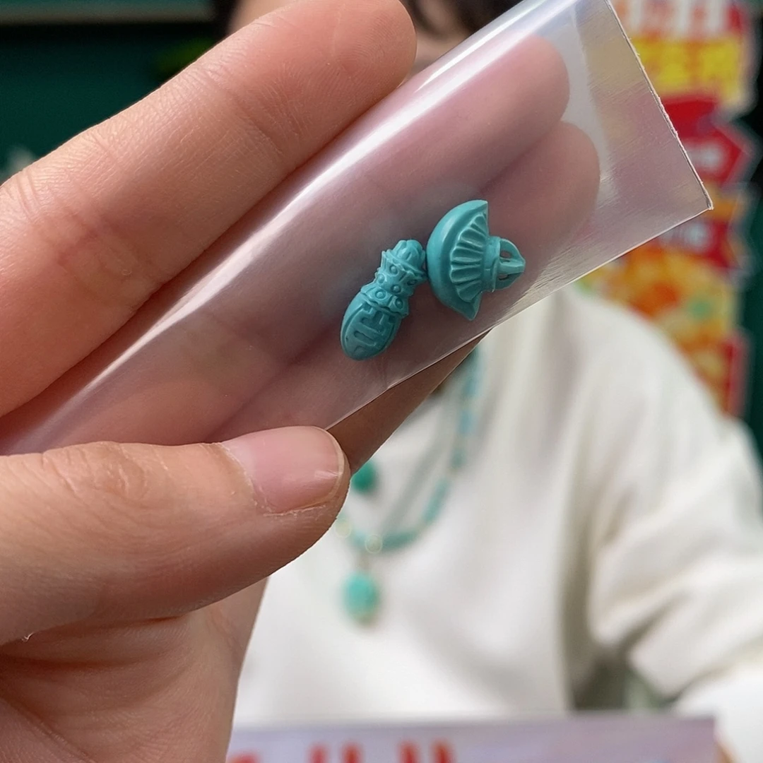 莲***绿松石未镶嵌挂件