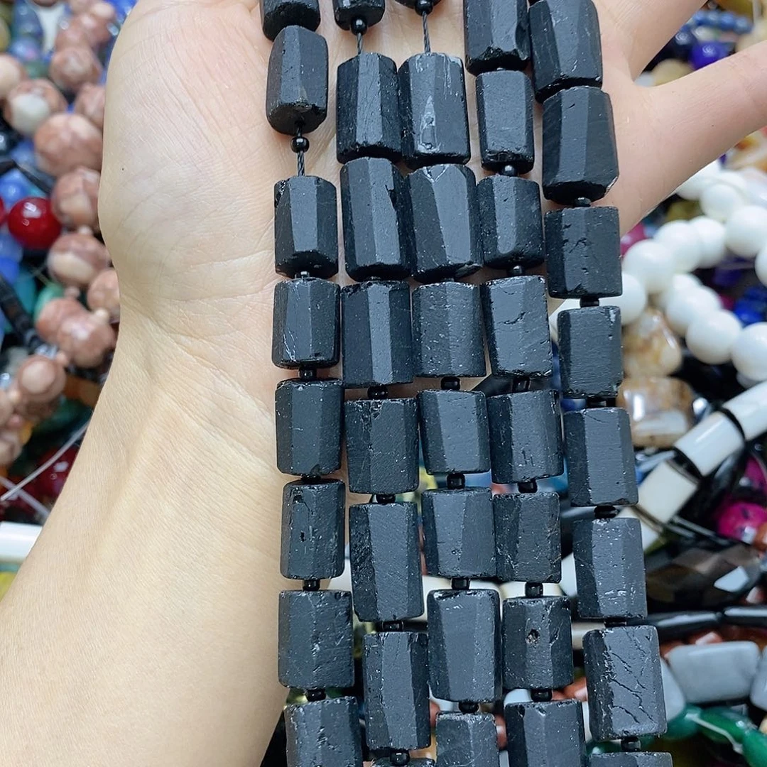 玛瑙/玉髓未镶嵌珠宝半成品黑碧玺柱子一条