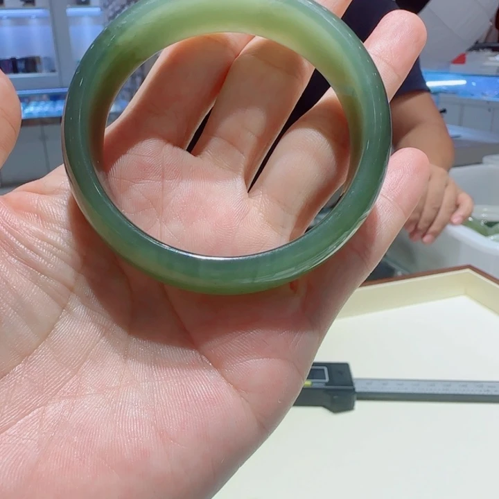 未镶嵌手镯和田玉92