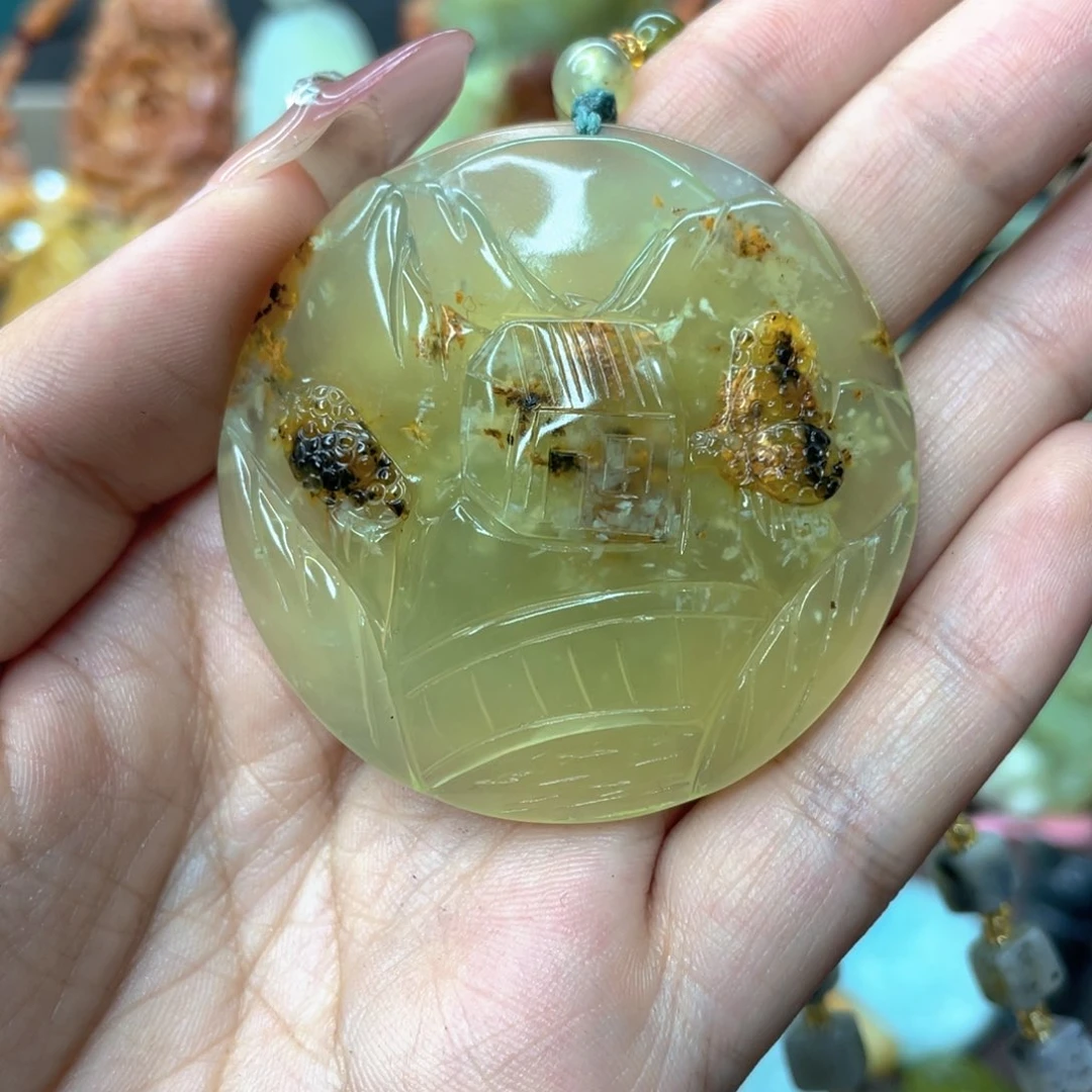 蛇纹石玉颈饰未镶嵌