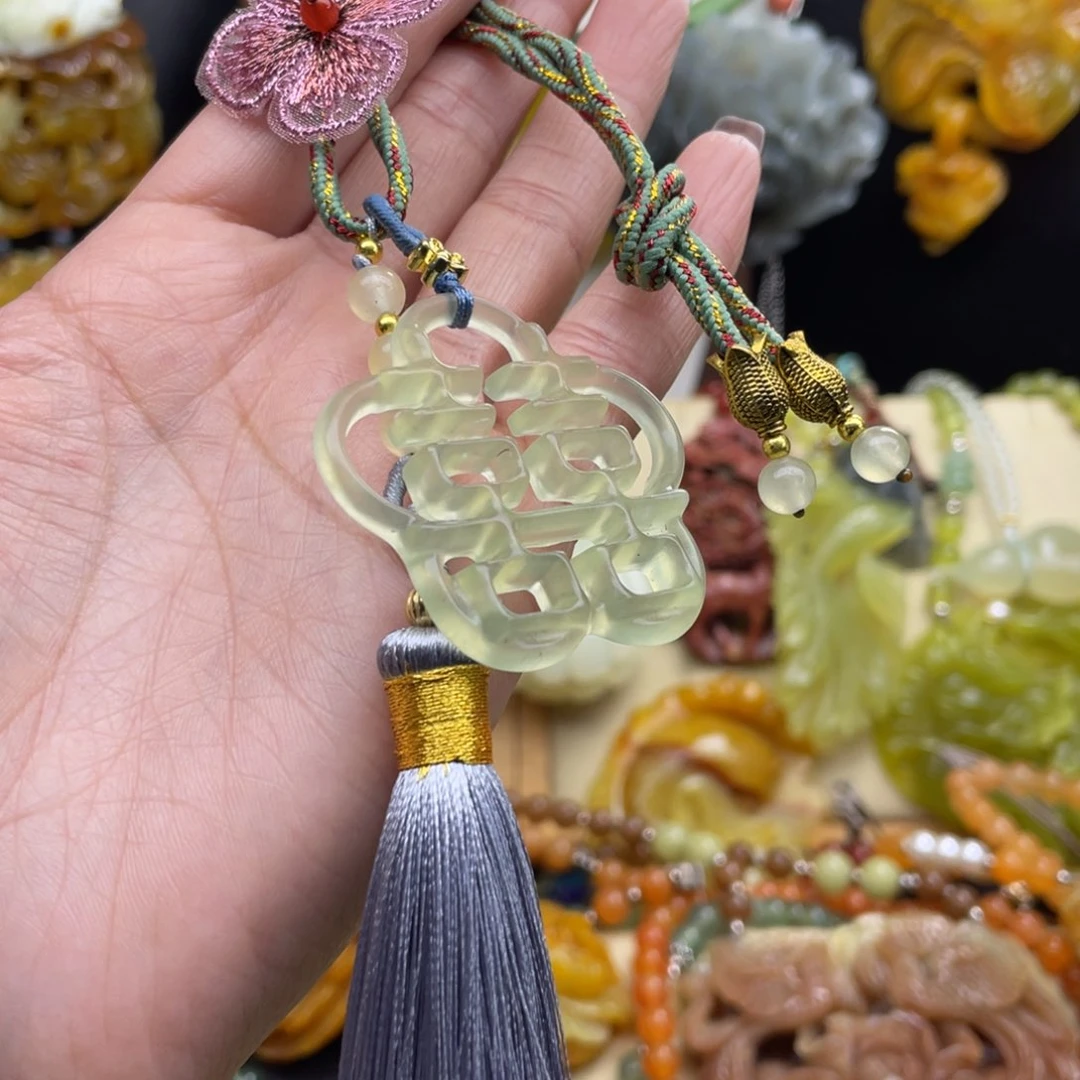 未镶嵌蛇纹石玉颈饰