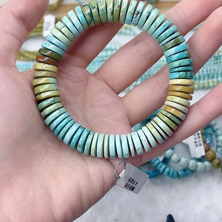 绿松石未镶嵌颈饰