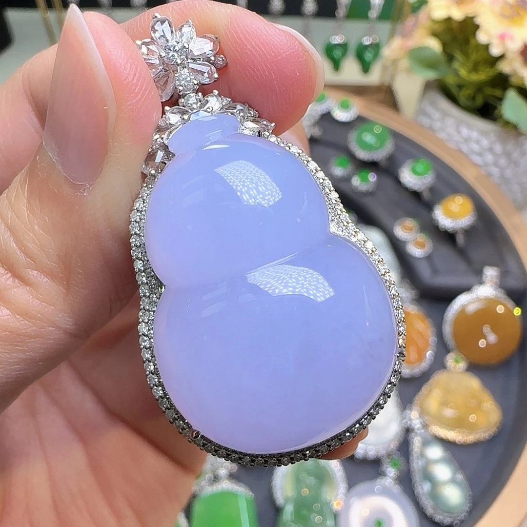 翡翠颈饰18K金镶嵌翡翠颈饰18K金镶嵌