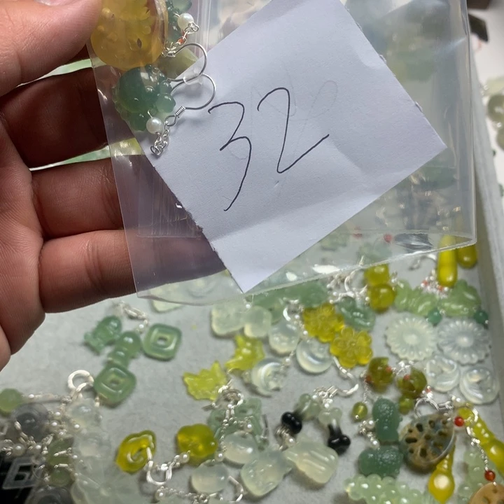 蛇纹石玉耳钉合金K****³