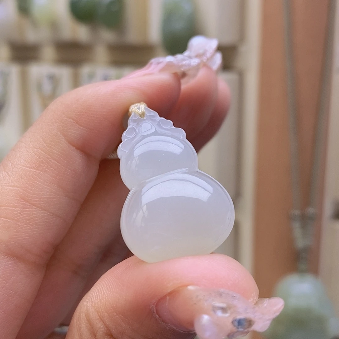 蓝***瑰和田玉未镶嵌颈饰