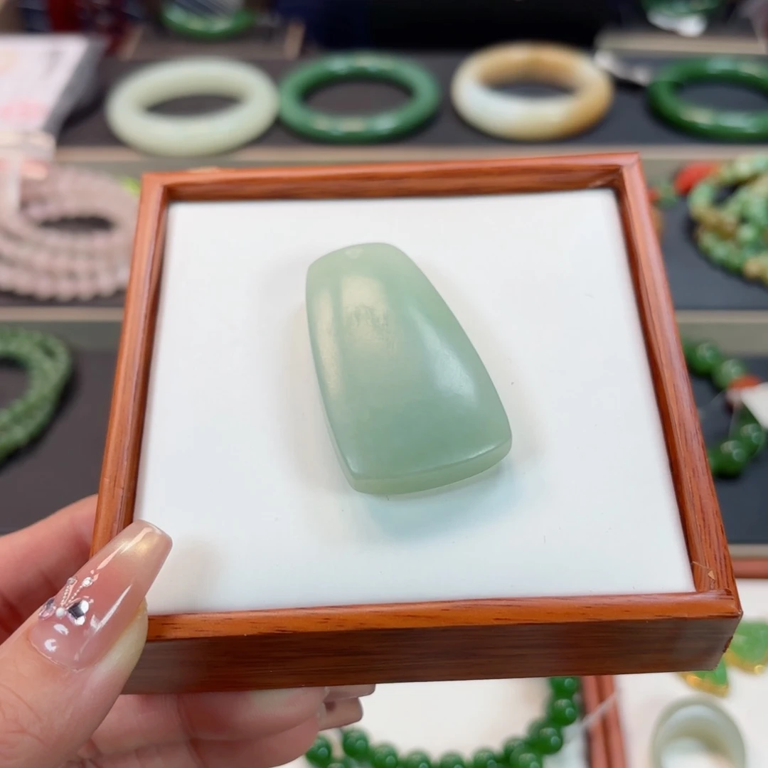 和田玉吊坠未镶嵌?**?