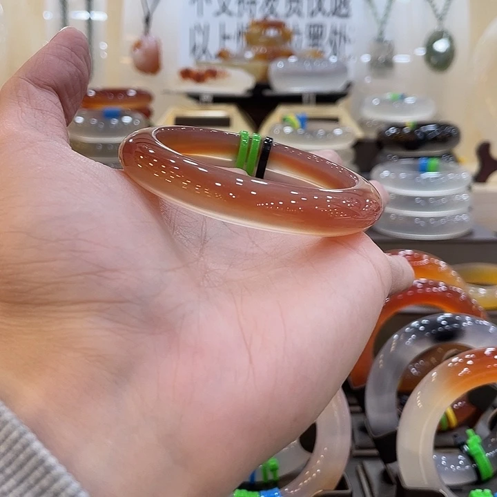 玛瑙/玉髓未镶嵌手镯39