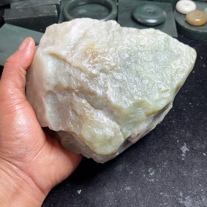 和田玉（糖玉）未镶嵌珠宝奇石