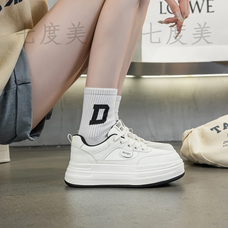 厚底增高爆款小白鞋女2025新款系带春季百搭运动休闲鞋子女款板鞋