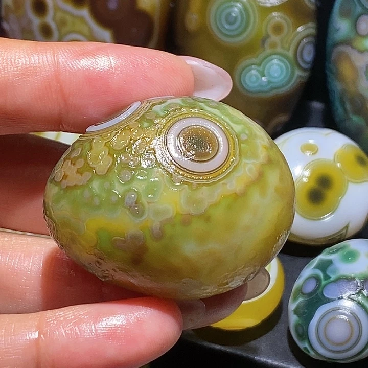 玛瑙/玉髓未镶嵌珠宝奇石1